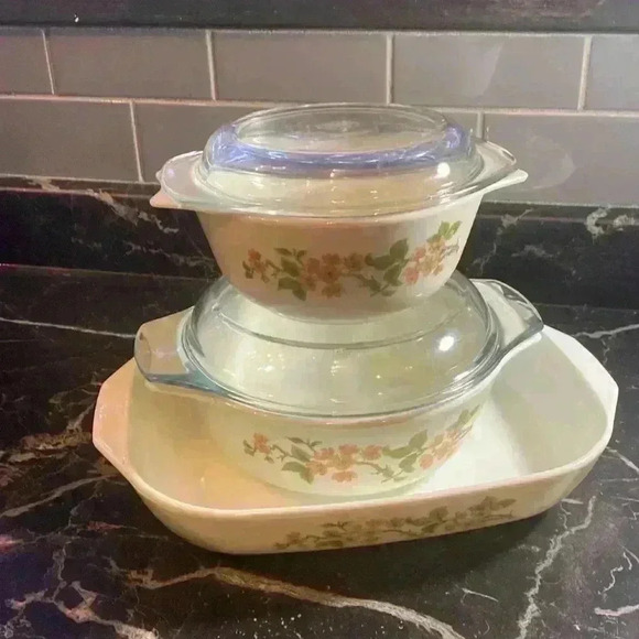 3  piece 
Pyrex England Lisa
Cherry Blossom - Picture 1 of 16